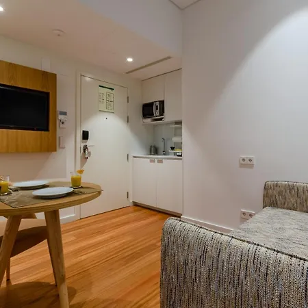 The 7 Hotel, Suites, & 3* Lissabon