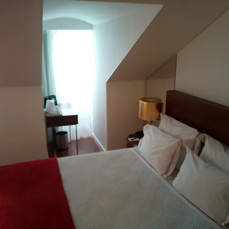 The 7 Hotel, Suites, & 3* Lisbon