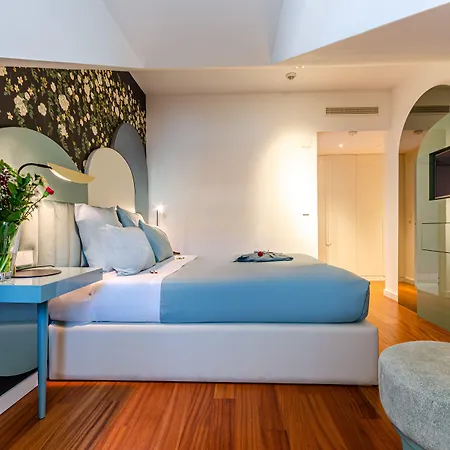 Hotel The 7 Hotel, Suites, &