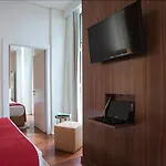 The 7 Hotel, Suites, & Hotell Lisboa