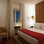 The 7 Hotel, Suites, & Hotell 3*