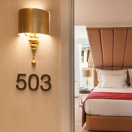 호텔 The 7 Hotel, Suites, &