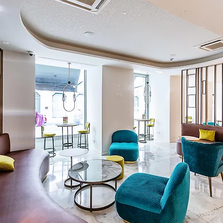 Отель The 7 Hotel, Suites, & 3*