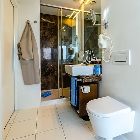 The 7 Hotel, Suites, & Lisboa