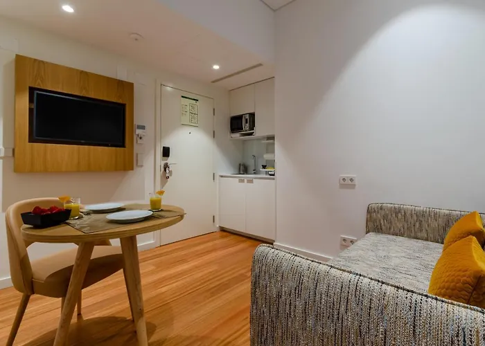 The 7 Hotel, Suites, & 3* ליסבון