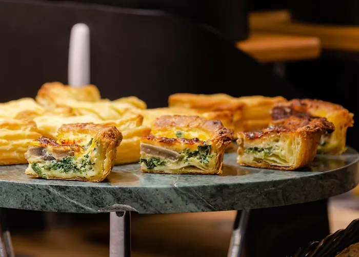 The 7 Hotel, Suites, & מלון 3*