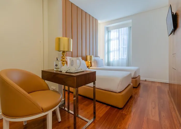 The 7 Hotel, Suites, & מלון