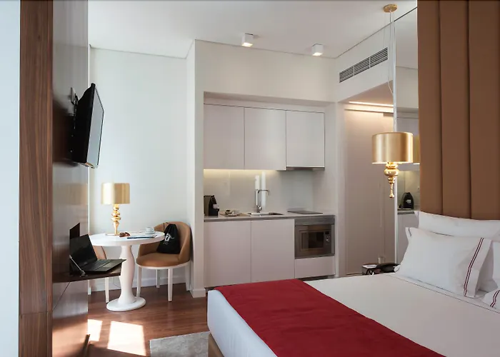 The 7 Hotel, Suites, & 3*