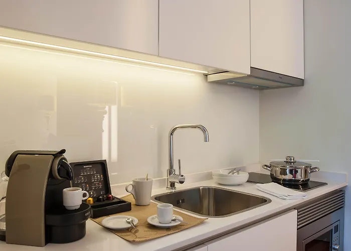 The 7 Hotel, Suites, & 3* ליסבון