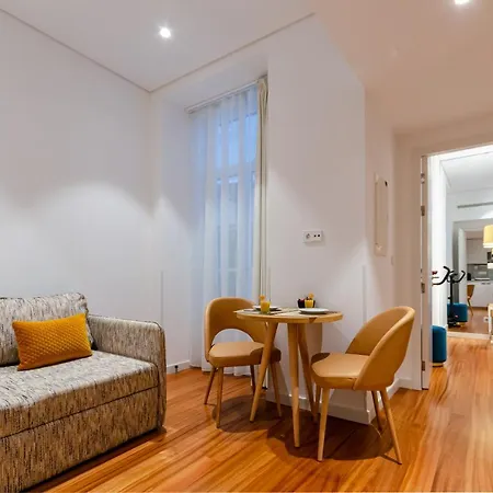 The 7 Hotel, Suites, & Ξενοδοχείο 3*