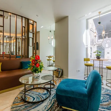 The 7 Hotel, Suites, & Ξενοδοχείο