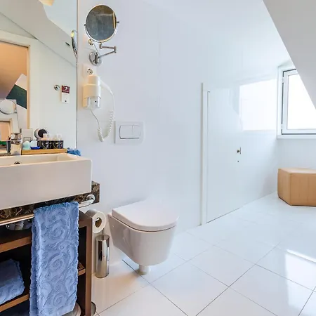 The 7 Hotel, Suites, & Lisboa