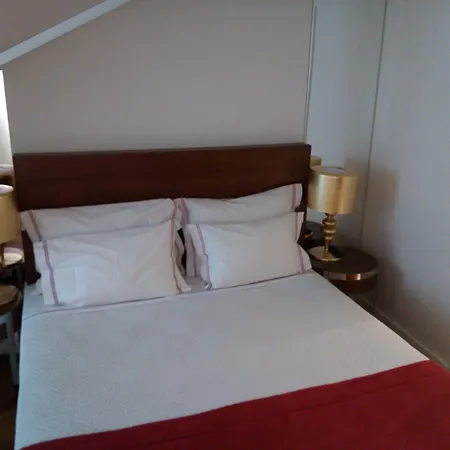 Ξενοδοχείο The 7 Hotel, Suites, &